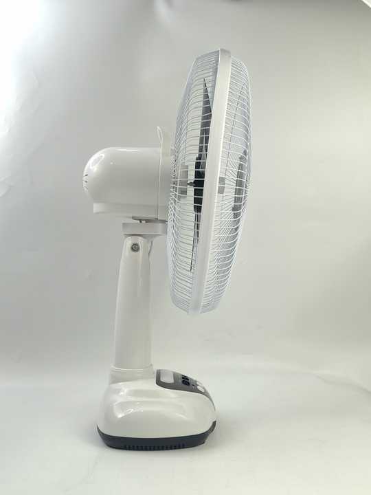 KIT VENTILATEUR SOLAIRE 12 POUCES + 2 LAMPES & PANNEAU SOLAIRE